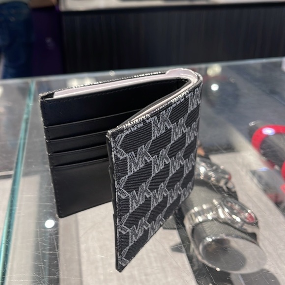 Michael Kors Men’s Women’s Cooper Logo Fabric Billfold Wallet Black Multi NWT - Picture 16 of 16